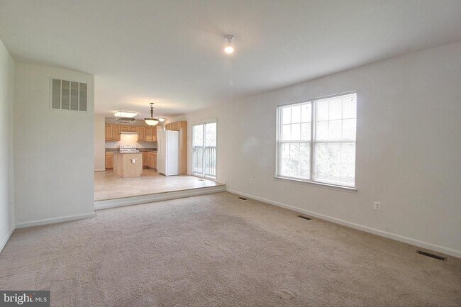 Building Photo - 4809 Clarendon Dr
