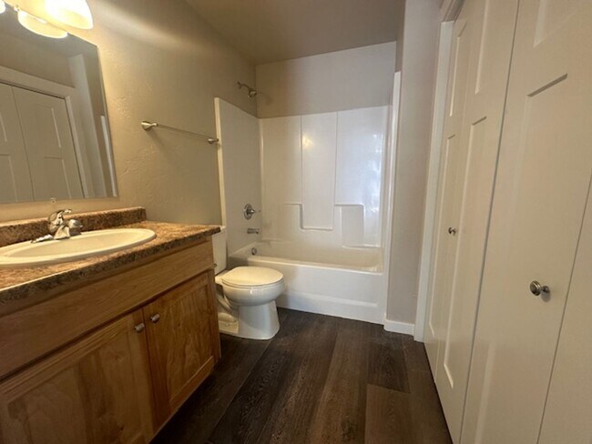 Building Photo - 1521 Aryn Ln