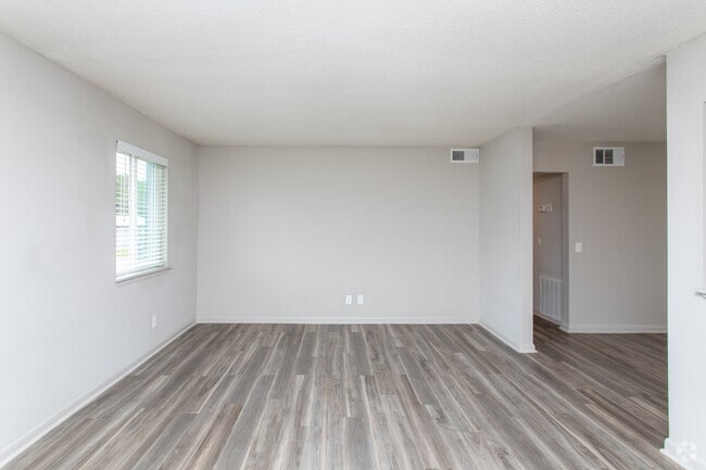 2BR, 2BA - 1200SF - Flats at East Atlanta