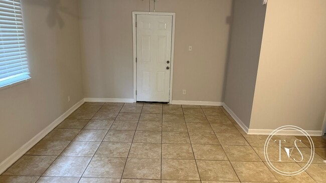 Foto del edificio - RATE DROP ALERT (was $1880/month)!