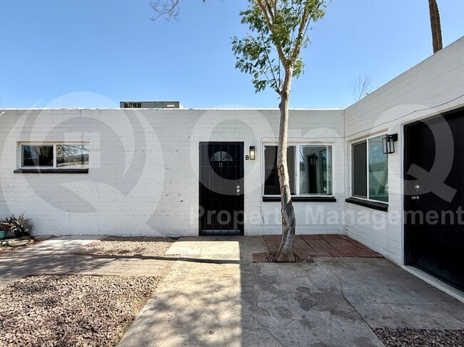 Building Photo - 609 S Bellview