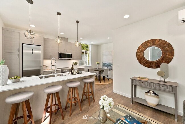 Foto del edificio - Beacon Hill - 2 Bedroom / 2 Bath Townhome