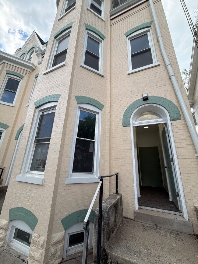 Foto del edificio - 267 S Potomac St