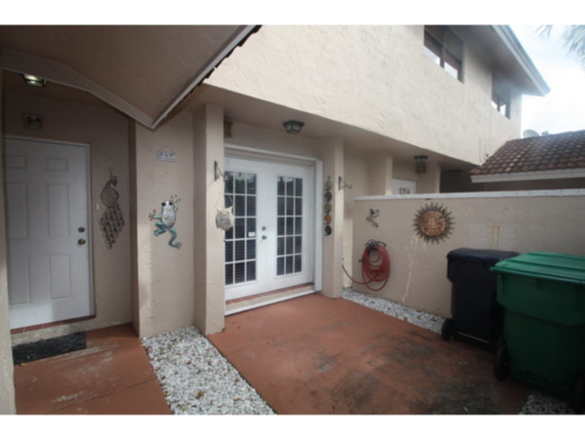 Building Photo - Rental in Townhomes of La Jolla
