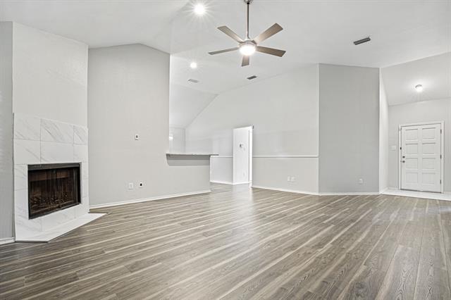 Foto del edificio - 3705 Remington Dr