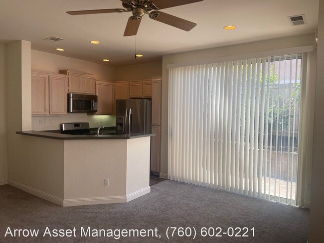 Building Photo - 3 br, 2.5 bath House - 10935 Caminito Arcada
