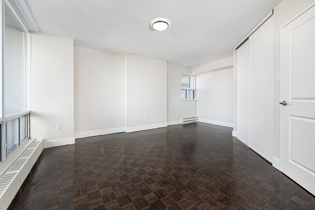 Building Photo - 5600 Sheppard Avenue E
