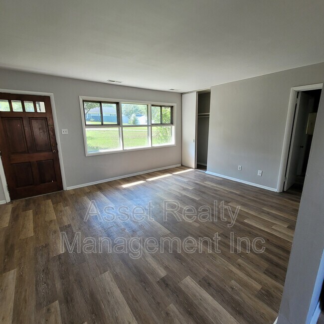 Foto del edificio - 4520 Nicholas Rd NW