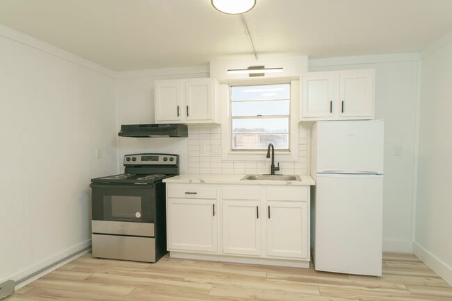 Building Photo - Mammoth Spring