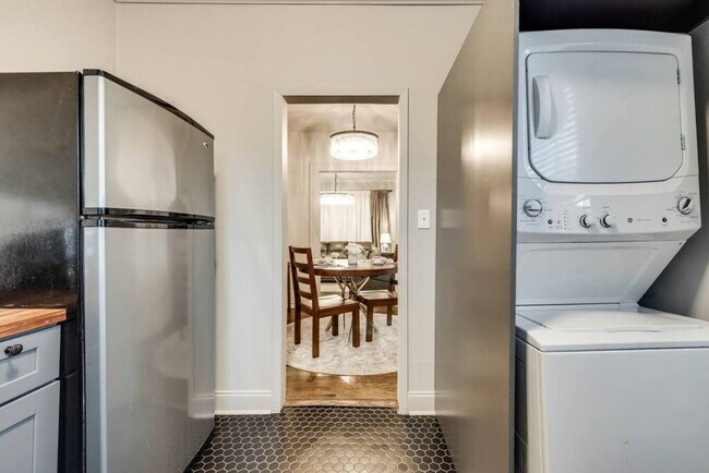 Foto del edificio - 5303 Eastside Avenue-SI ID1571797P