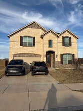 Building Photo - 1104 Cropout Way