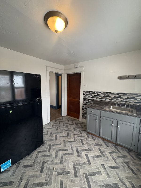 Foto del edificio - 113 Wilkes Ave