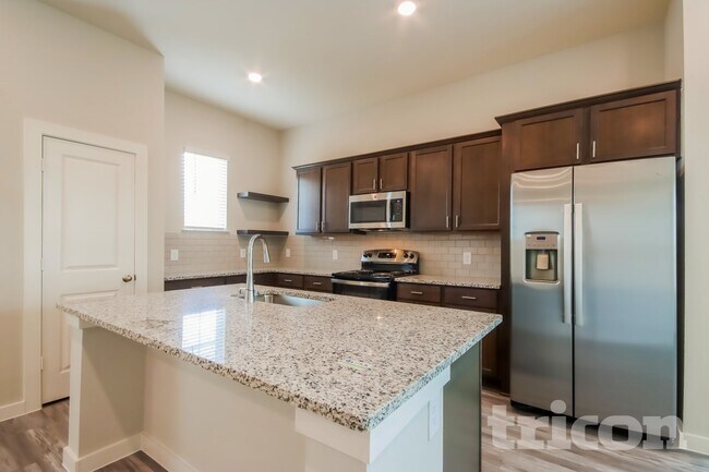 Foto del edificio - 9835 Willow Creek Commerce Dr