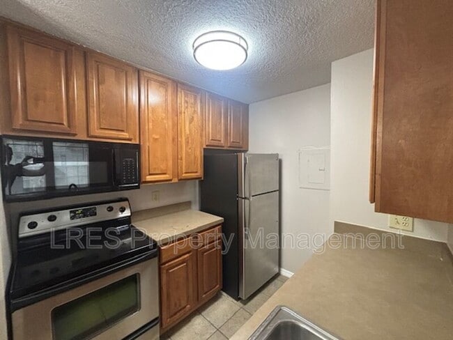 Building Photo - 5992 Westgate Dr