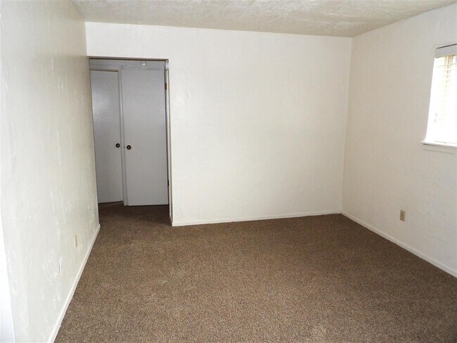 Foto del edificio - 6405 NW Oak Ave