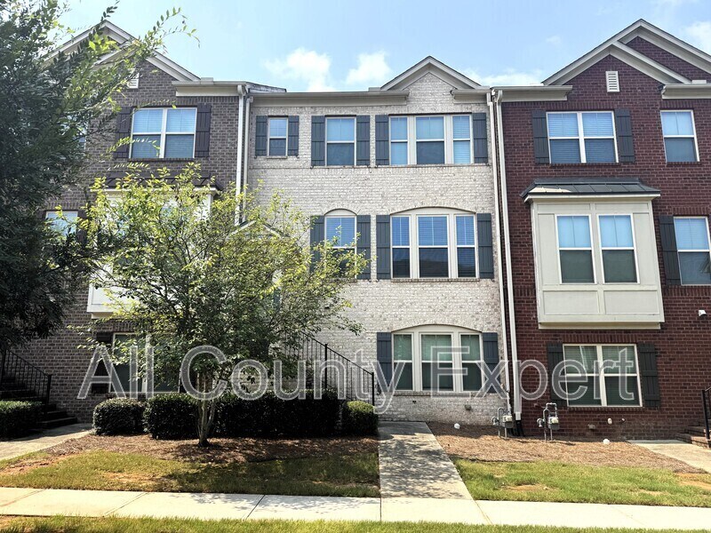 Photo - 912 Rose Way