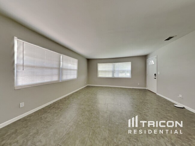 Foto del edificio - 1732 Old Coachman Rd.