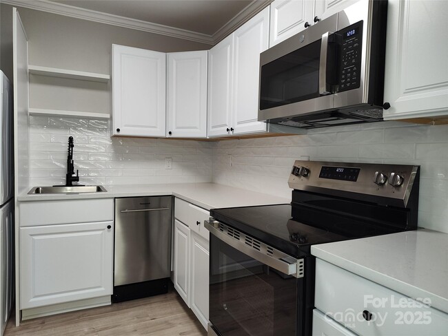 Foto del edificio - 1239 Bose Ave