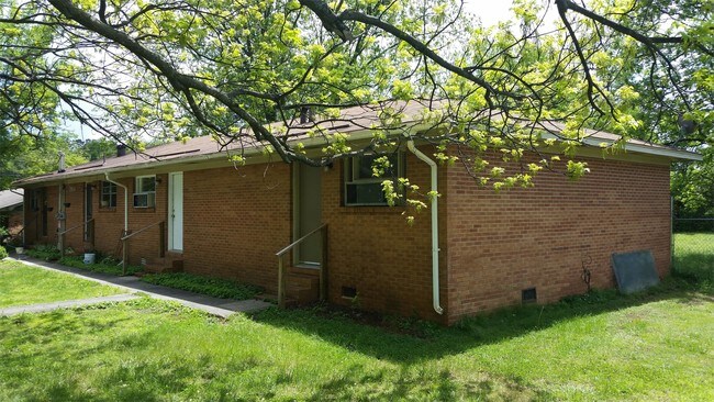 Building Photo - 3806 Cobb Rd