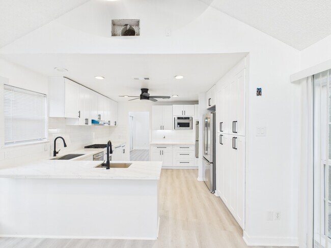 Building Photo - 7610 Hopewell Ln