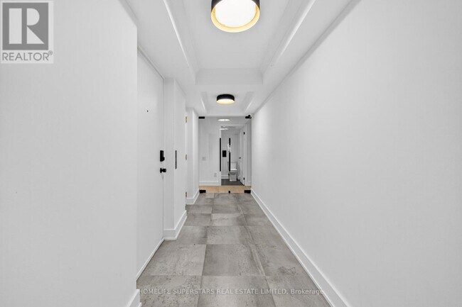 Photo du bâtiment - 409-421 Bloor St E