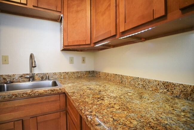 Building Photo - 274 40th Street Way