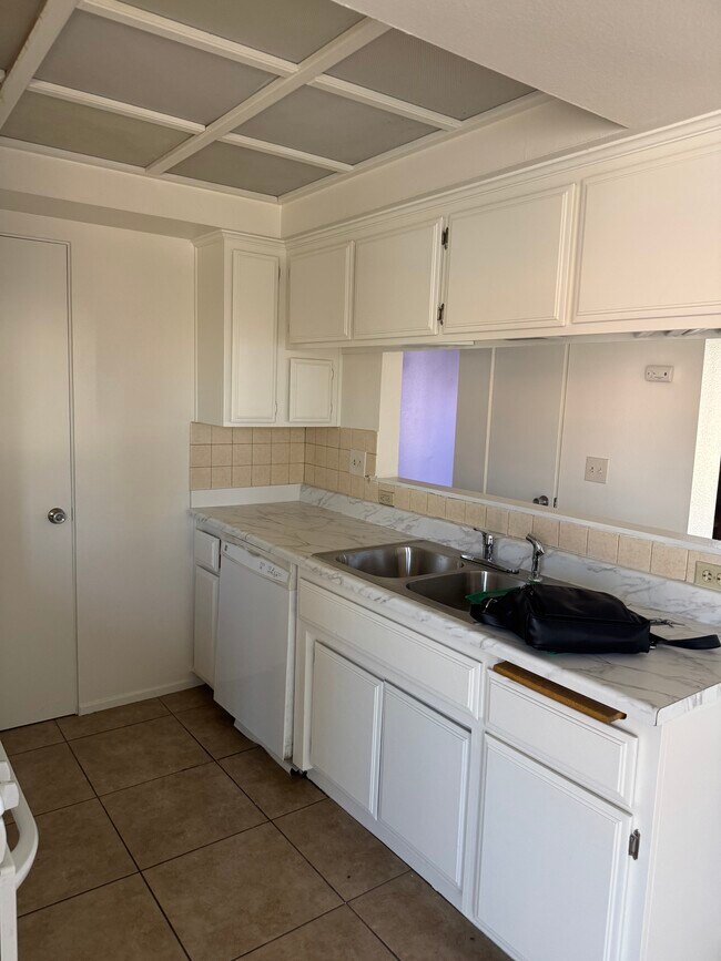 Foto del edificio - 74430 Driftwood Dr