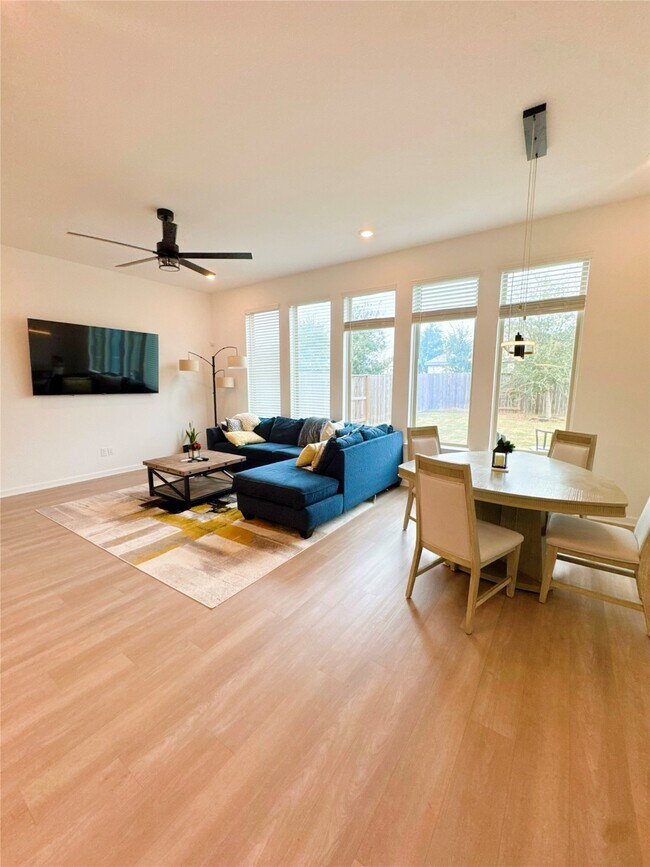 Building Photo - 4015 Champlain Wy