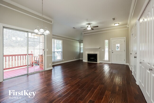 Building Photo - 5028 W Oak Highland Dr