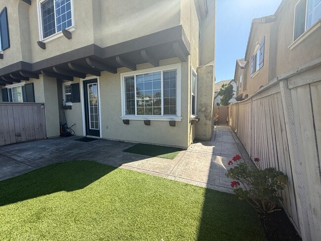 Building Photo - Beautiful Otay Ranch Home with Spacious Floor Plan and Private Backyard