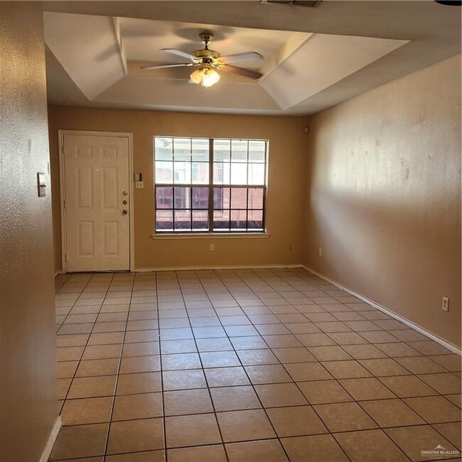 Building Photo - 8 Prosperity Dr