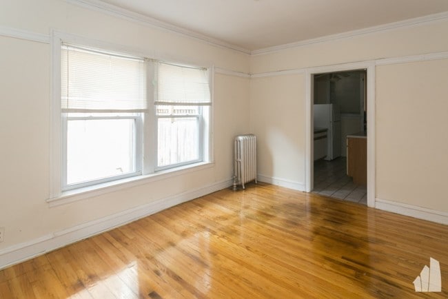 Foto del edificio - 5208 N Damen Ave
