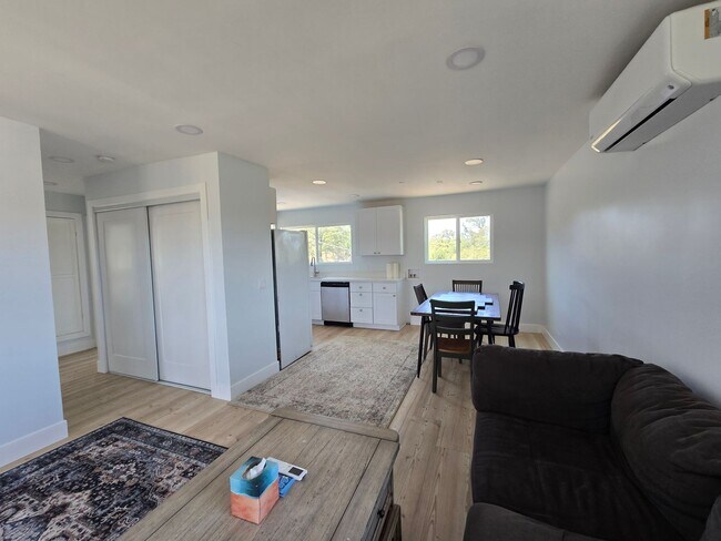 Foto del edificio - Completely remodeled 2-bedroom, 1-bath ADU in Loma Rica, CA