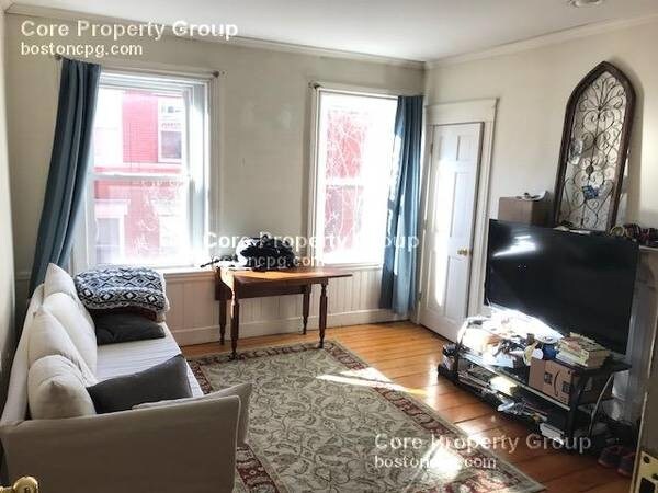Primary Photo - 31 Charter St
