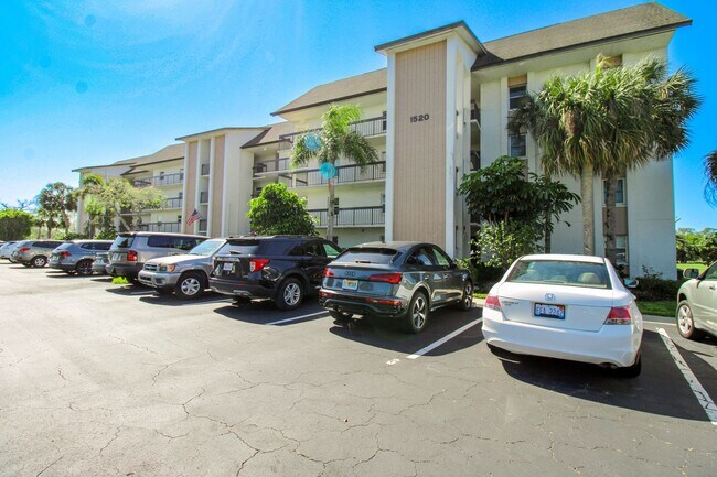 Foto del edificio - ** 2/2 CHARMING FURNISHED CONDO AT THE ISL...