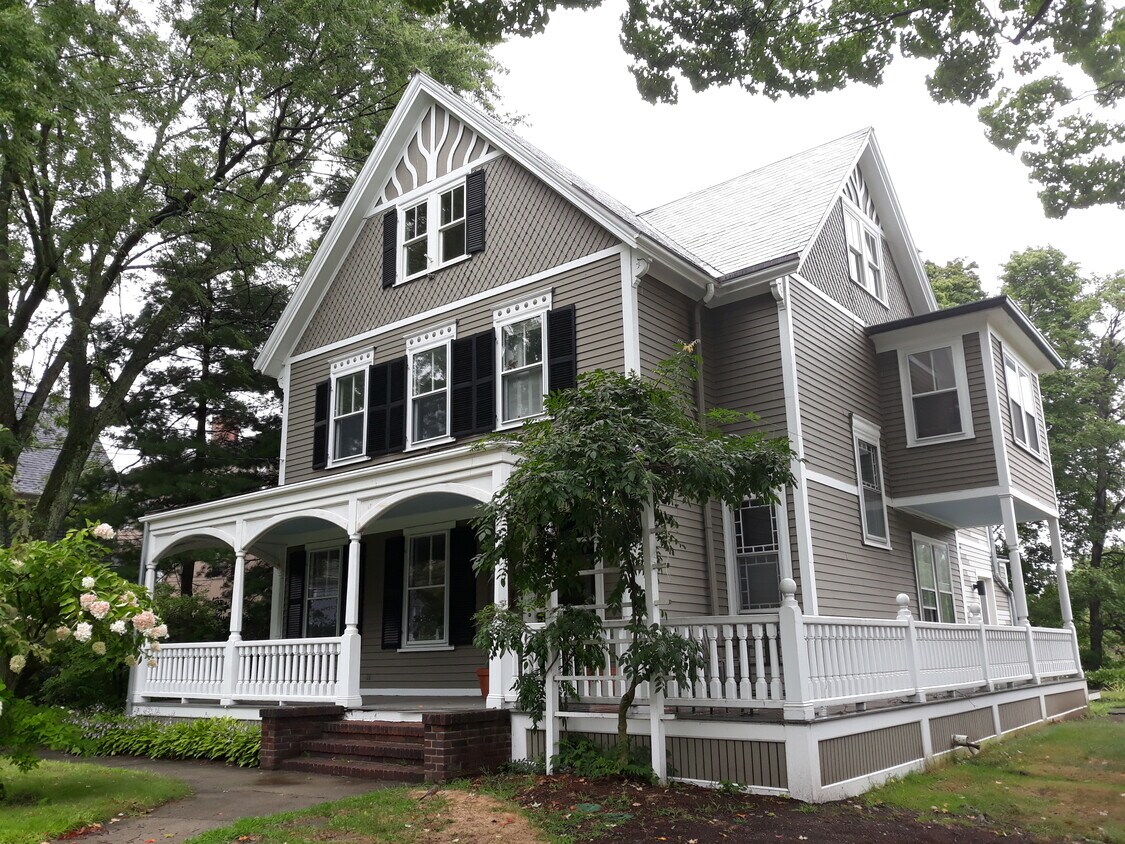 Primary Photo - 48 Maple St