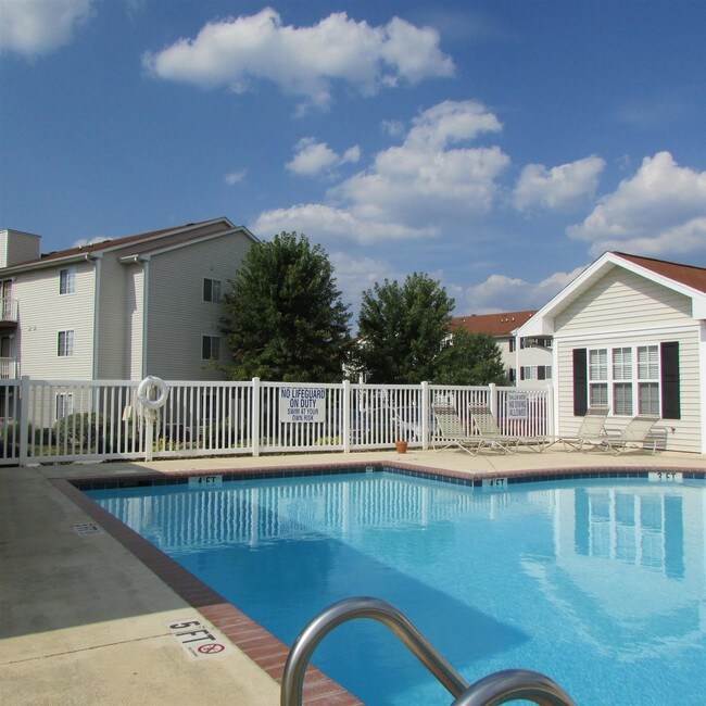 Piscina - Autumn Park Apartments