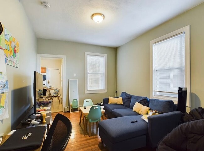 Building Photo - 237 Tremont St