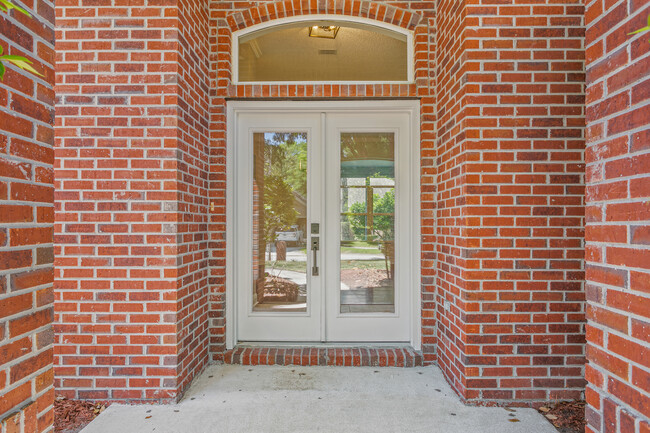 Building Photo - 2308 Covington Creek Dr W
