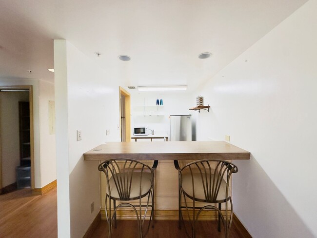 Foto del edificio - Unfurnished/Annual Rental Studio in Innisb...