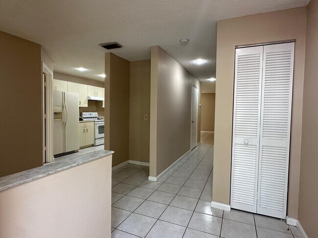 Building Photo - 4101 NW 114th Ave