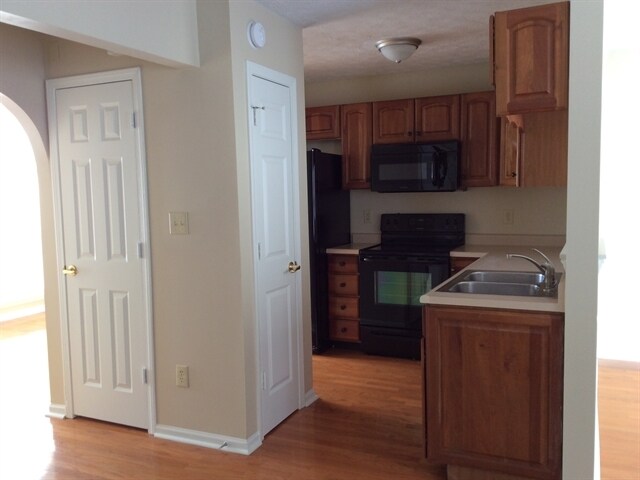 Foto del edificio - 6685 Wimbledon Dr