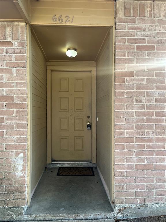 Building Photo - 6621 Greenyard Dr
