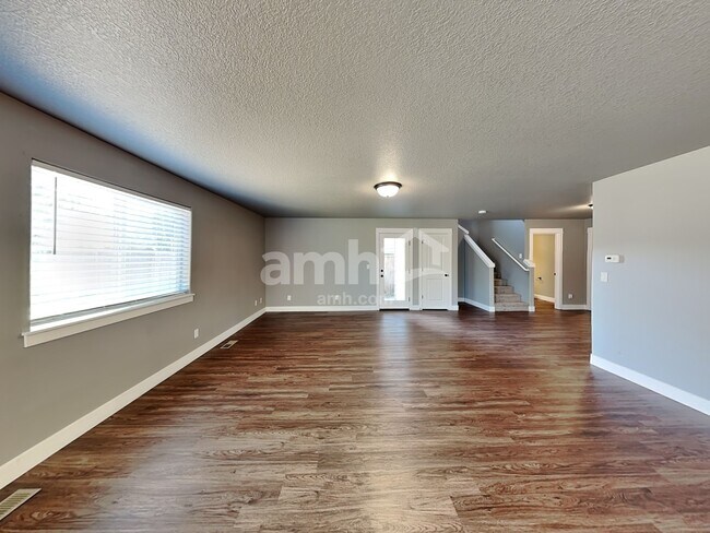 Building Photo - 480 Tulip Ave