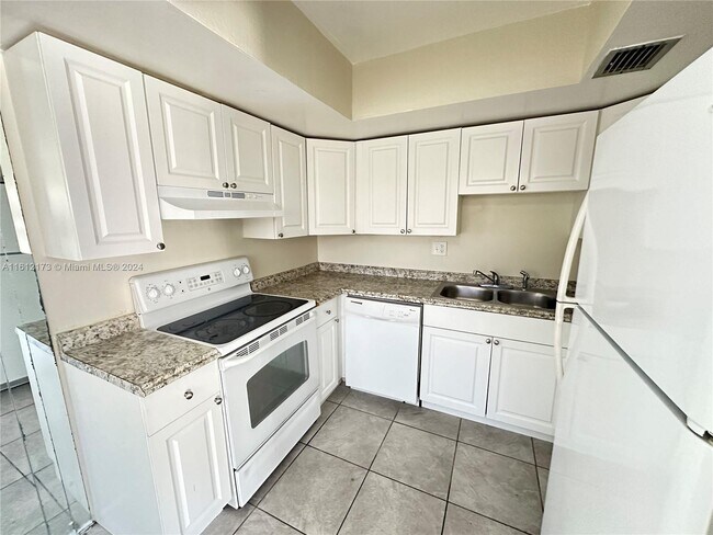 Foto del edificio - 5705 NW 21st St