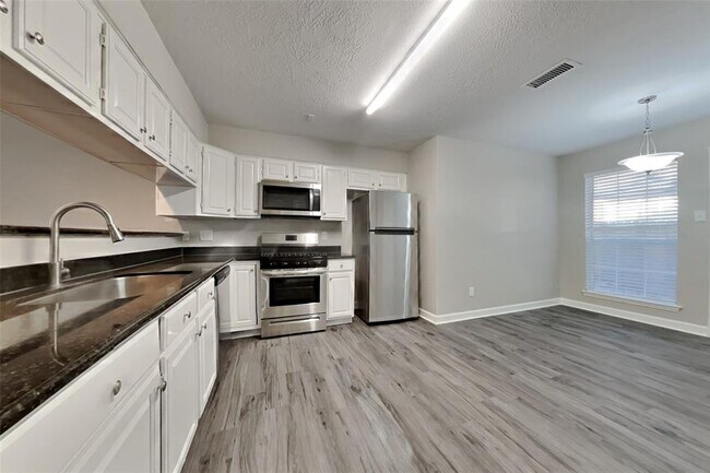 Foto del edificio - 48 N High Oaks Cir
