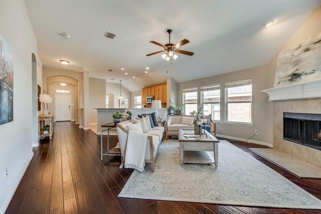 Foto principal - 2609 Lake Ridge Dr