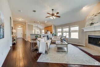 Building Photo - 2609 Lake Ridge Dr