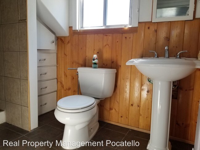 Foto del edificio - 517-519 E Cedar St
