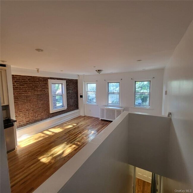 Building Photo - 4118 Wickham Ave